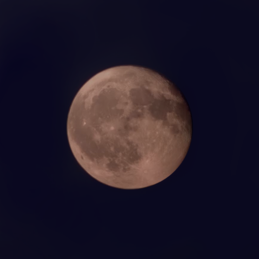 Integrity-shop.com, few Moon details captured by a smartphone